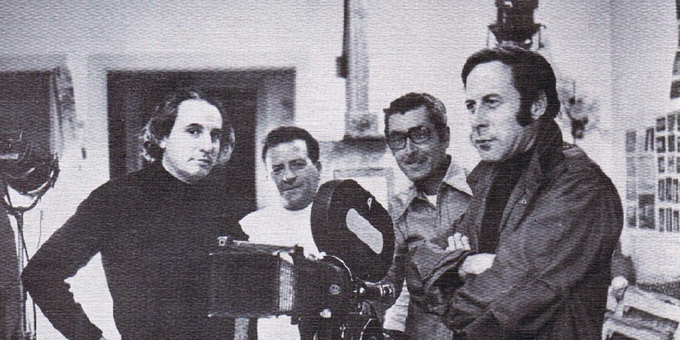 Cristino de Vera en su estudio, junto al director de cine Tharrats y sus colaboradores